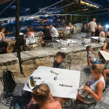 Guva Mangalem Boutique & Restaurant -berat Old Town View Отель Берат