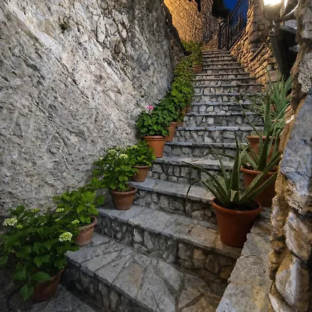 Отель Guva Mangalem Boutique & Restaurant -berat Old Town View 3*