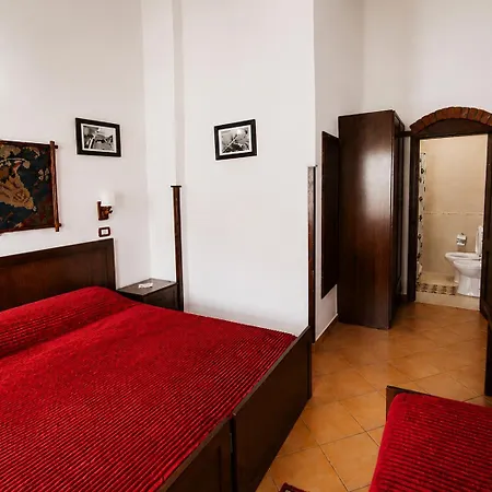 Guva Mangalem Boutique & Restaurant -berat Old Town View