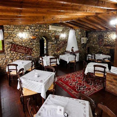Guva Mangalem Boutique & Restaurant -berat Old Town View Отель Берат