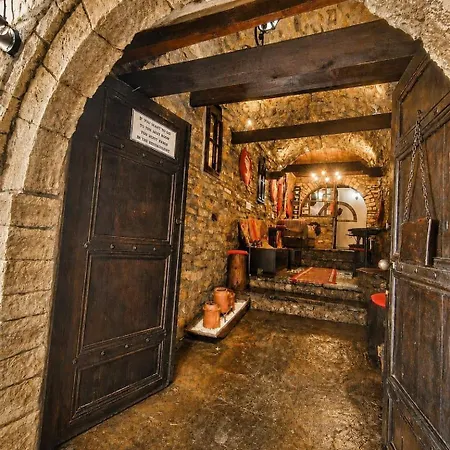 Отель Guva Mangalem Boutique & Restaurant -berat Old Town View