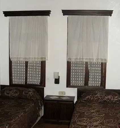 Hotell Guva Mangalem Boutique & Restaurant -berat Old Town View 3*
