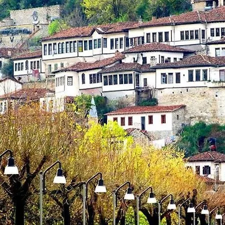 Guva Mangalem Boutique & Restaurant -berat Old Town View Берат