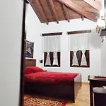 Guva Mangalem Boutique & Restaurant -berat Old Town View