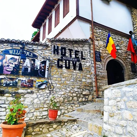 Guva Mangalem Boutique & Restaurant -berat Old Town View Berat