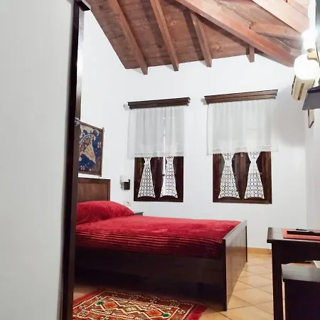 Guva Mangalem Boutique & Restaurant -berat Old Town View