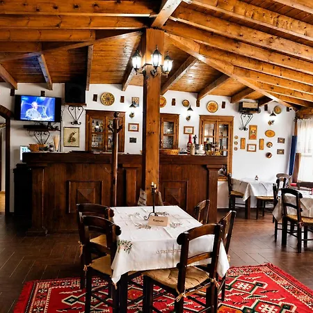Guva Mangalem Boutique & Restaurant -berat Old Town View