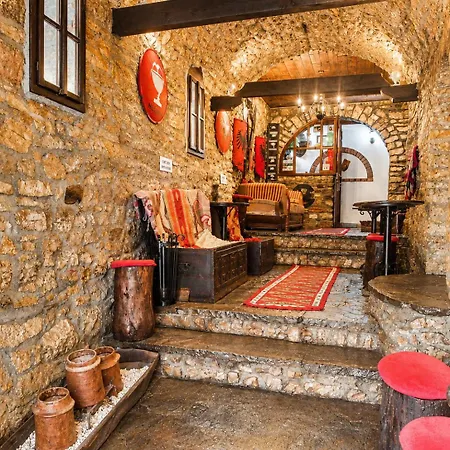 Guva Mangalem Boutique & Restaurant -berat Old Town View Hotel 3*