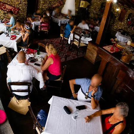 Guva Mangalem Boutique & Restaurant -berat Old Town View Hotel 3*