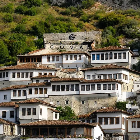 Guva Mangalem Boutique & Restaurant -berat Old Town View ホテル ベラト