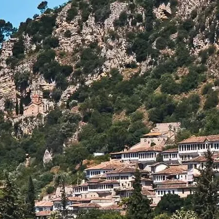 Guva Mangalem Boutique & Restaurant -berat Old Town View فندق