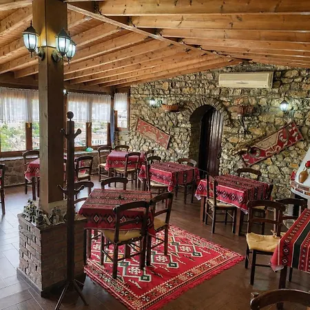 Ξενοδοχείο Guva Mangalem Boutique & Restaurant -berat Old Town View Μπεράτ