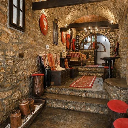 Guva Mangalem Boutique & Restaurant -berat Old Town View