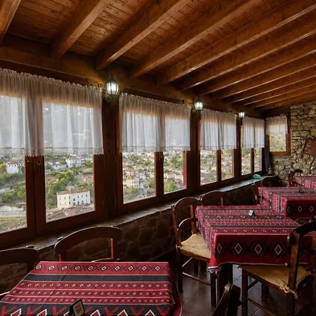 Guva Mangalem Boutique & Restaurant -berat Old Town View ホテル