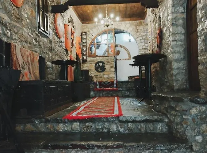 Guva Mangalem Boutique & Restaurant - Old Town Mangalem 培拉特
