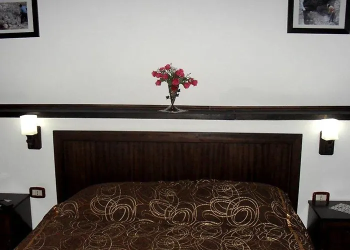 Guva Mangalem Boutique & Restaurant - Old Town Mangalem 3*